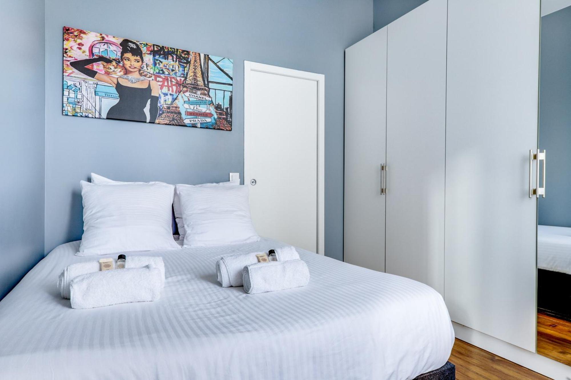 Buttes-chaumont - Fully-equipped * Parigi